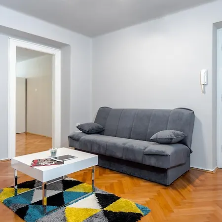 Klarina Apartman *