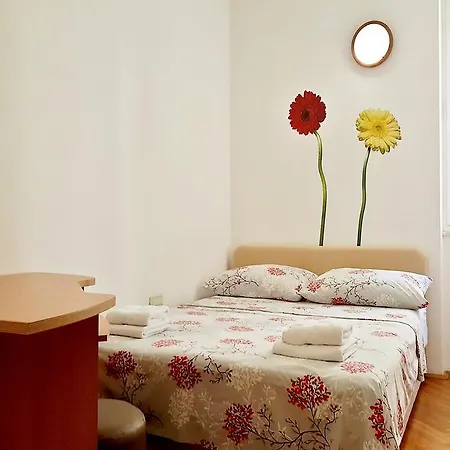Klarina Apartment *